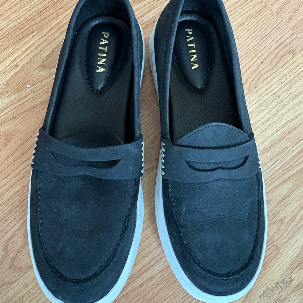 Patina woman’s Black Loafers size 8.5